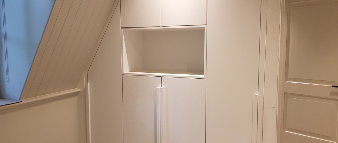 Kast op maat in geborsteld eiken