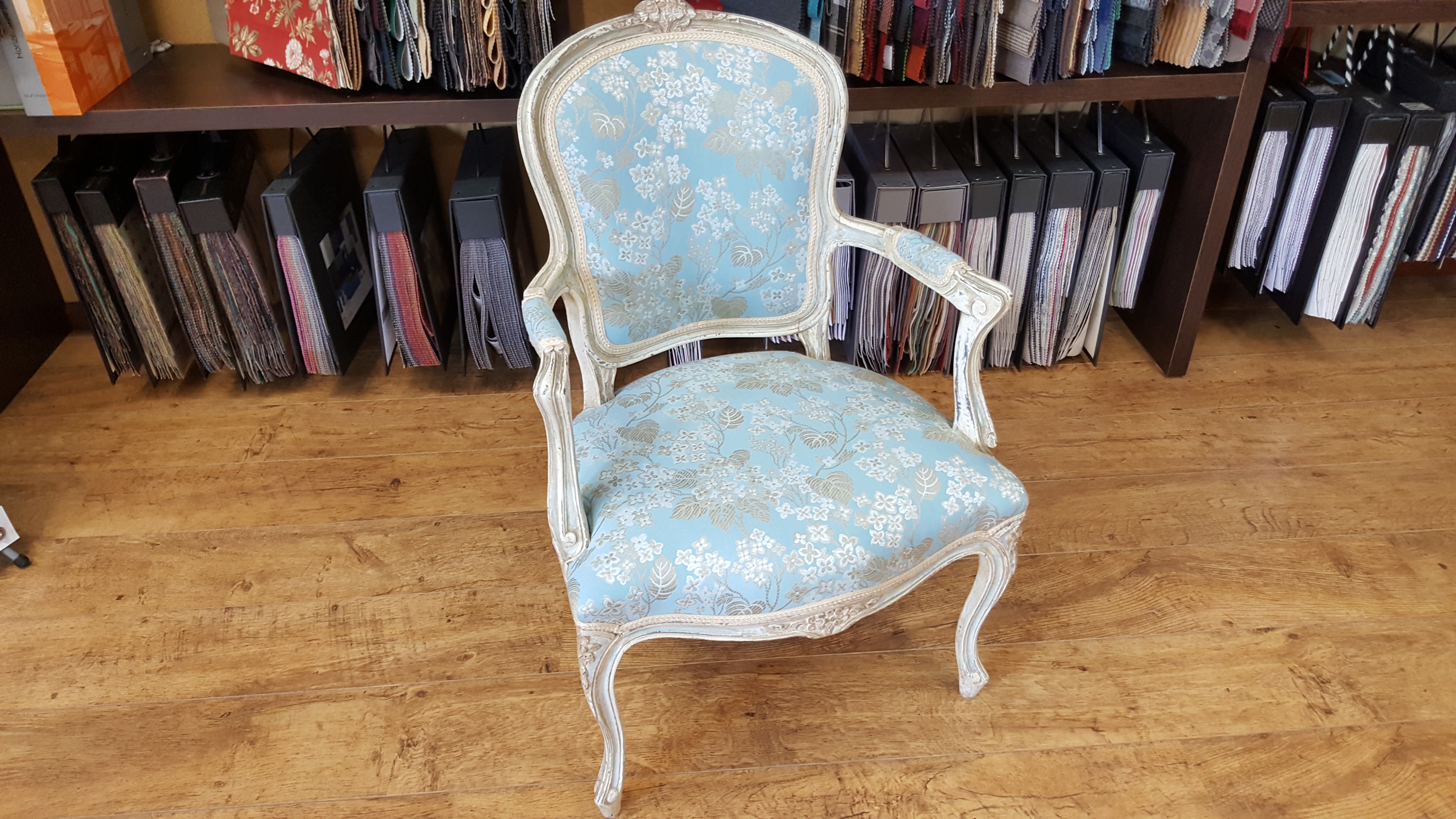 pijn doen tapijt Redelijk Herstoffering Lodewijk XV-stoelen | Doelbeek